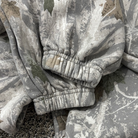 Women Abercrombie & Fitch Gray Camouflage Joggers - Picture 2 of 4